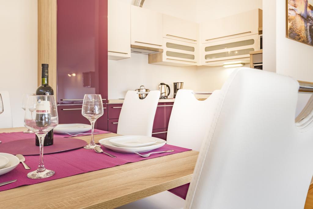 Villa Apartments Futura فانتاسيسي المظهر الخارجي الصورة