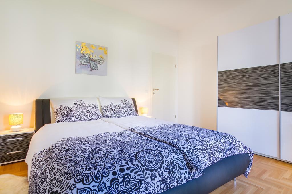 Villa Apartments Futura فانتاسيسي المظهر الخارجي الصورة